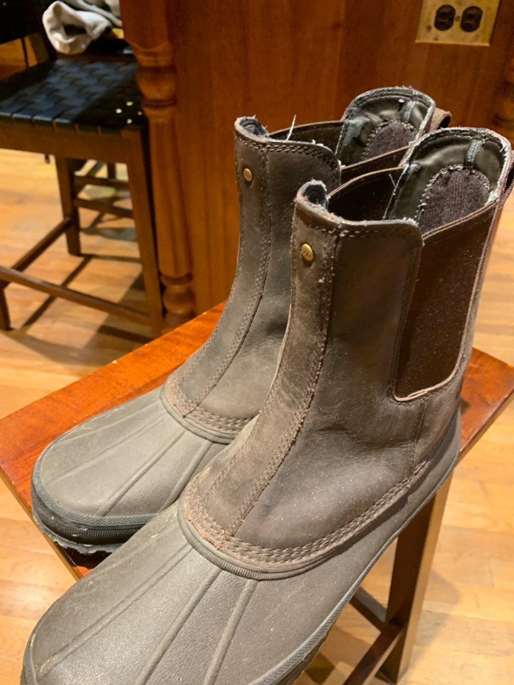UGG Men's Distressed Romosa Brown Winter Boots 11.5 Size
